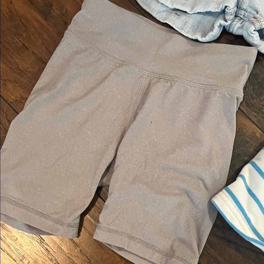 Bundle of Girls Shorts (4 pairs, various Brands) - Picture 7 of 10